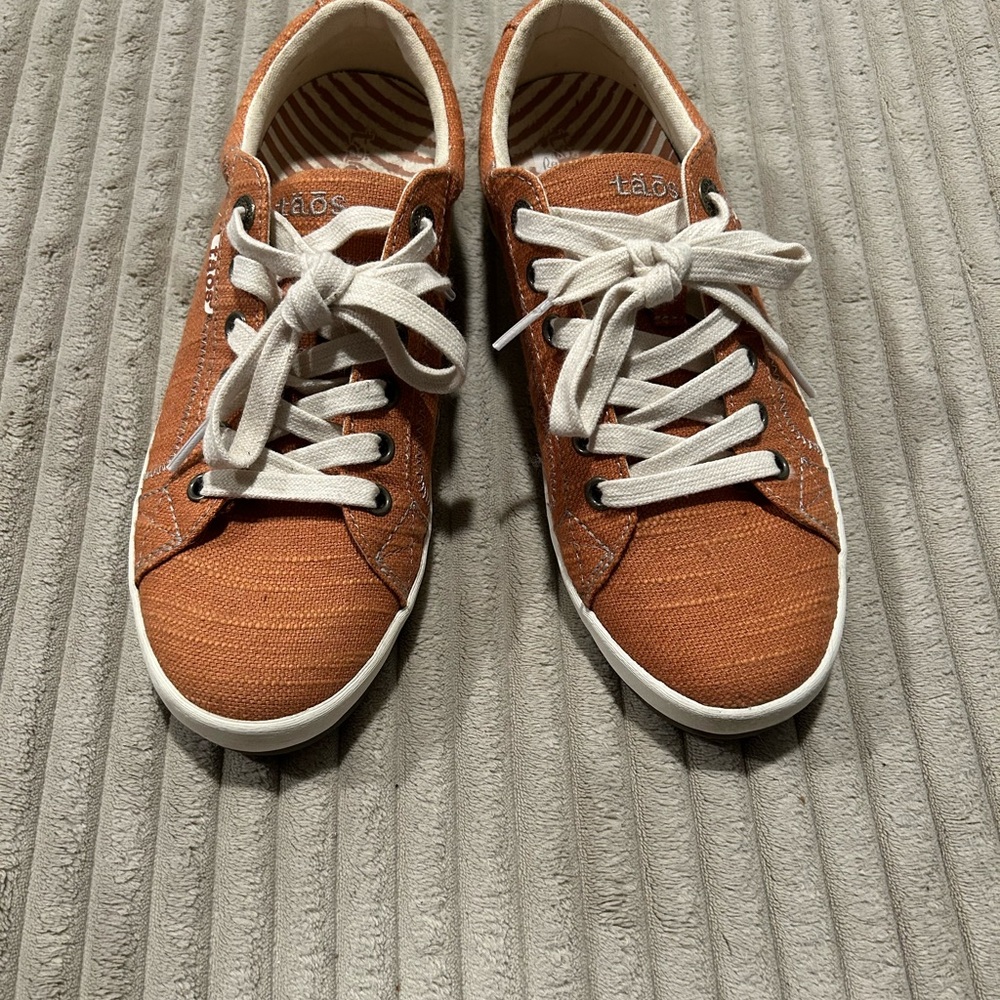 Taos Canvas Sneakers with box size 6.5